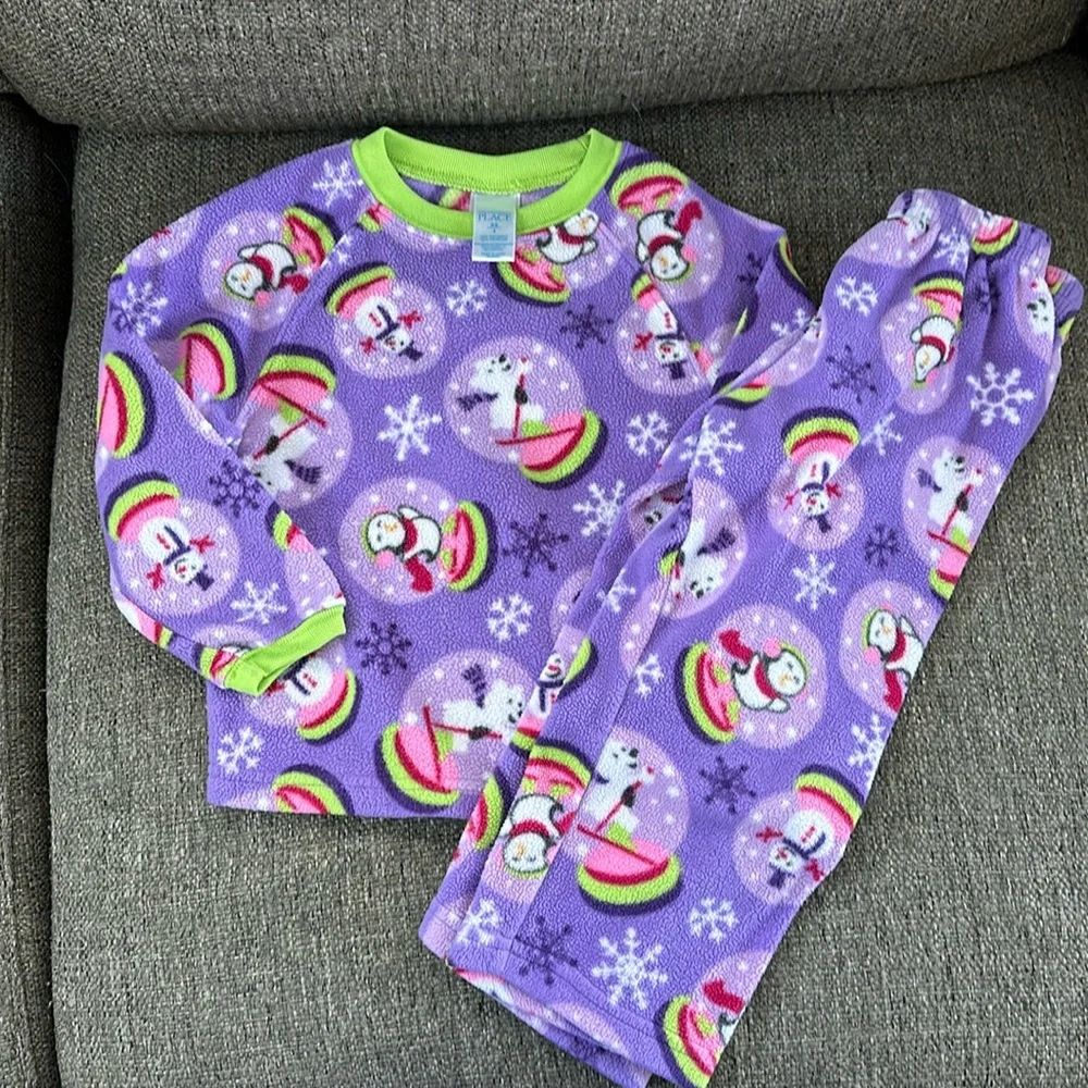 The Children’s place Girls Purple Penguin Size 4 Fleece Pajama Set